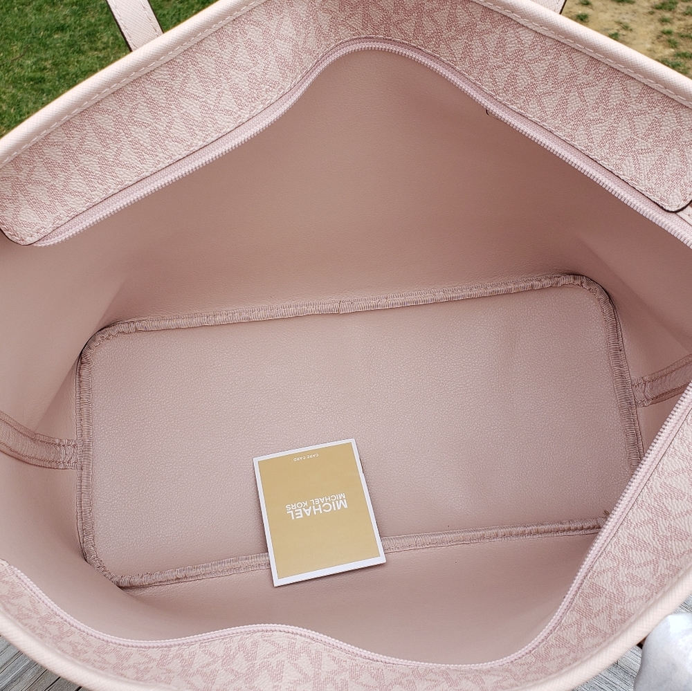 Michael Kors Large Drawstring Tote Bag - Picture 4 of 7